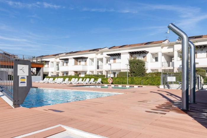 Modern one bedroom apartment with solarium