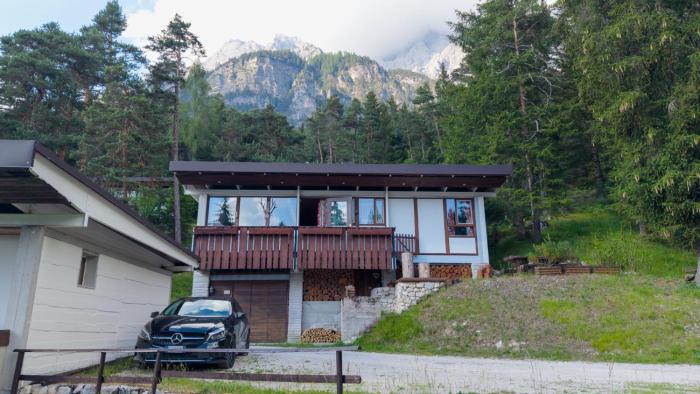 Ampio chalet nel bosco 3 camere, 3 bagni, relax vicino Cortina