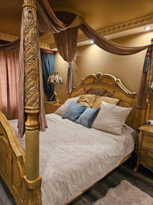 Royal View Apartment