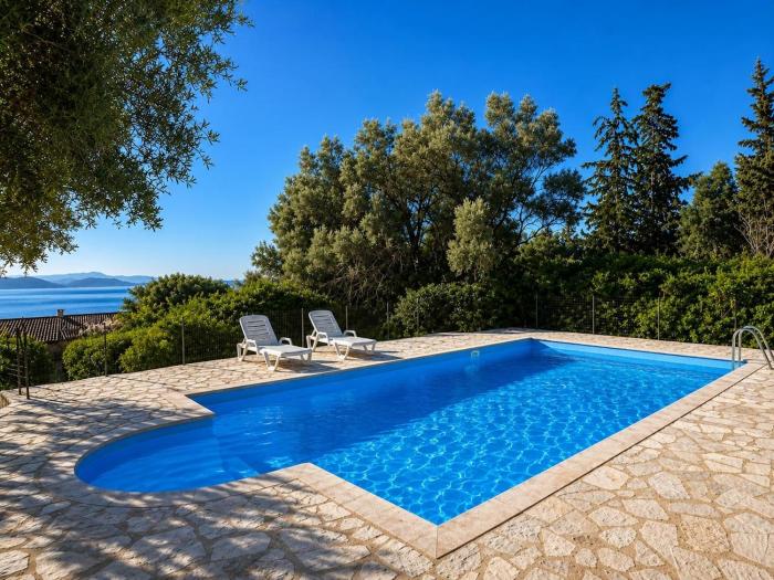 Ulysse77 Sea View Home with Pool & Garden