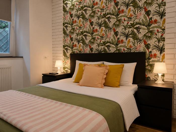 Prime Kazimierz Retreat 3BR - Walk to Old Town