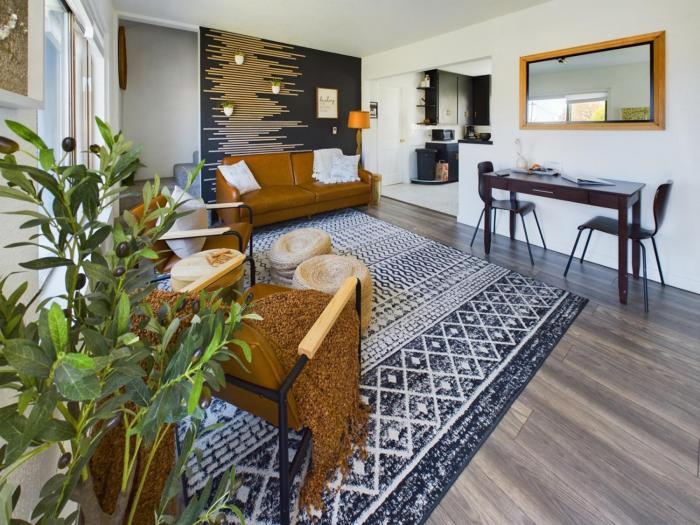 Modern Earthy Bungalow I King Beds I OSU