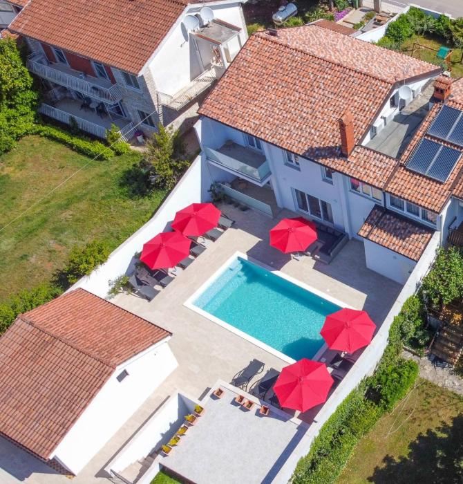 Family friendly house with a swimming pool Valbandon, Fazana - 27707