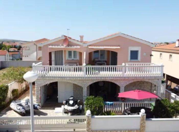Villa Ana