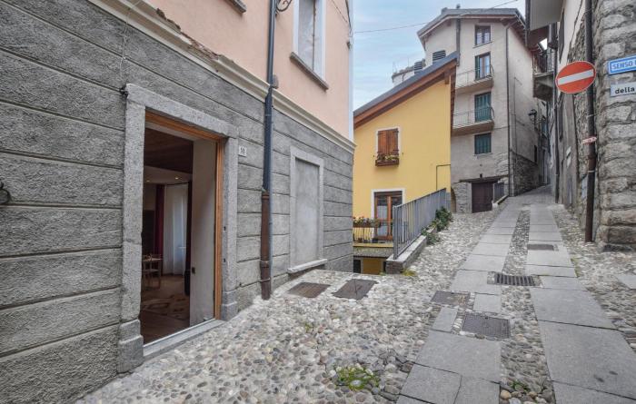 Awesome Apartment In Edolo With Wifi