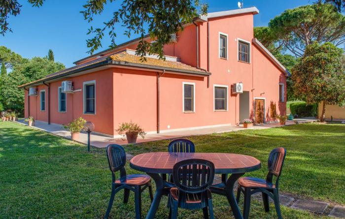 Pet Friendly Apartment In Roccastrada With Wifi