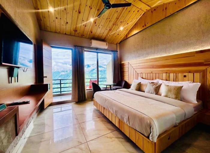 The Himalayan Heaven on the edge