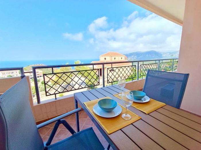 Pedra Blu Holiday Home with stunning terrace overlooking the sea