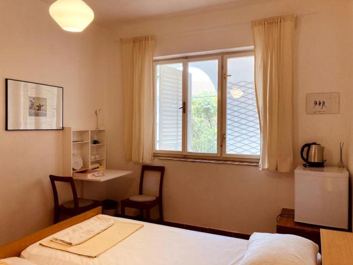 Room in pitoresque village Tisno