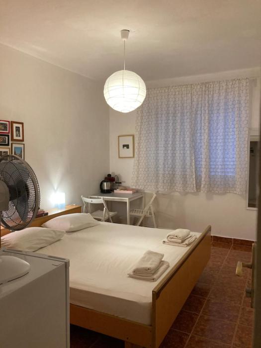 Room in Tisno, near the bridge