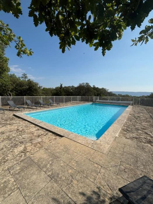 Mas in Gordes with swimming pool