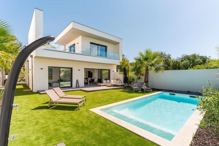 Villa Camarines new villa pool walk to beach
