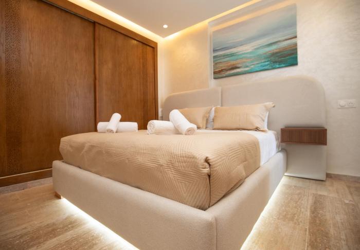 Triple Towers - Premium High-Rise - Balcony with Sea View - Close to TGV Train Station & Mall