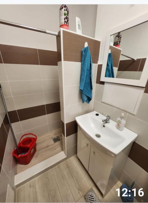 Carlos Apartman