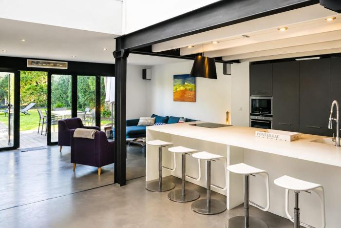 House for 11 people with a pool in La Rochelle