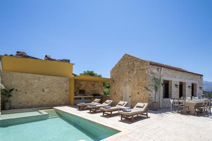 Villa Methorion Manor - With Private Pool