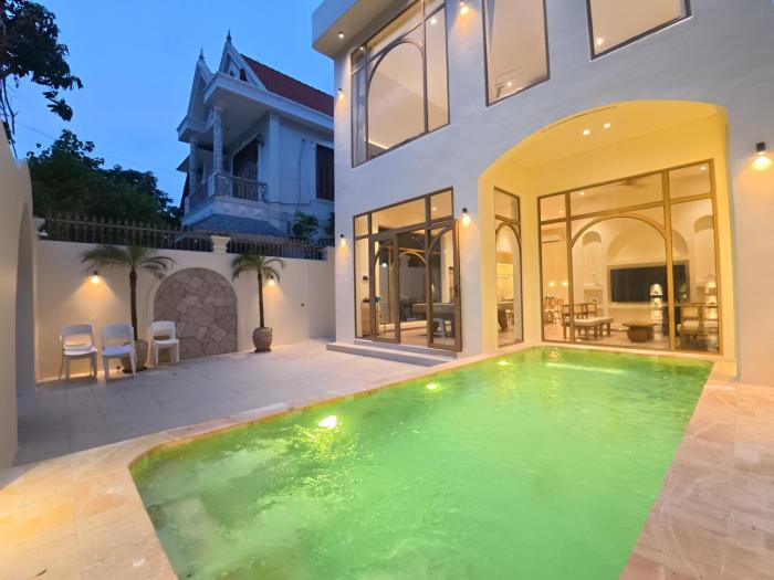 Casa Blanca - Villa Hồ Bơi Vũng Tàu Gần Cột Cờ Bãi Sau - 5 Phòng Ngủ