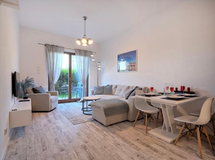 Starowiejska Apt - Terrace, Parking - by Rentujemy