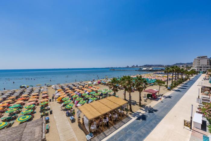 The Azure 2 Beachfront By PS