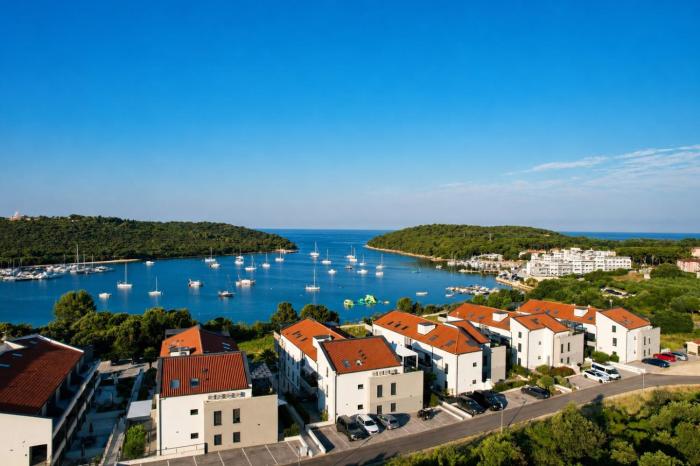 Panoramic sea view apartment
