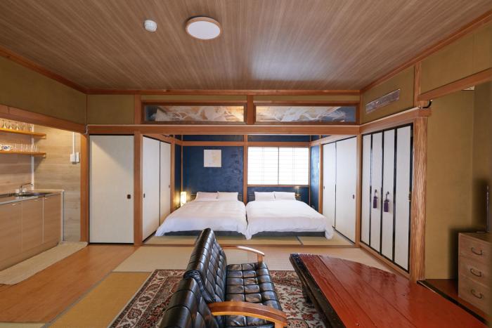 Top Floor Suite - Balcony View - Higashi Chaya Area