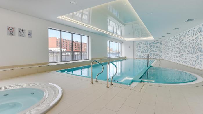 Waterlane Island - Riverview Pool, SPA & Gym by Blue Mandarin