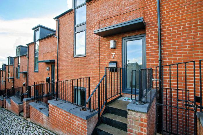 Airy Home Free Parking Walk to Bailgate - Pass the Keys