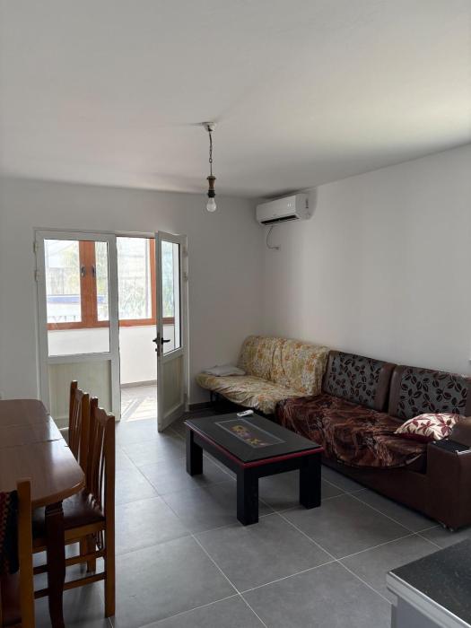 Central apartment, sea within walking distance