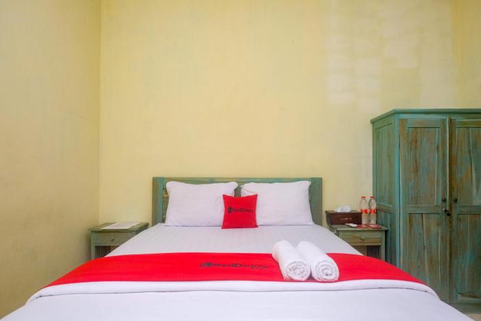 RedDoorz near Alun Alun Jepara