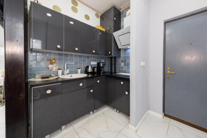 The Queens Den - Sophisticated Studio in Old Town
