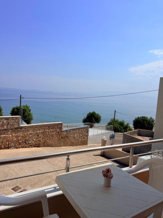 Geomelos Theodoros Apartments