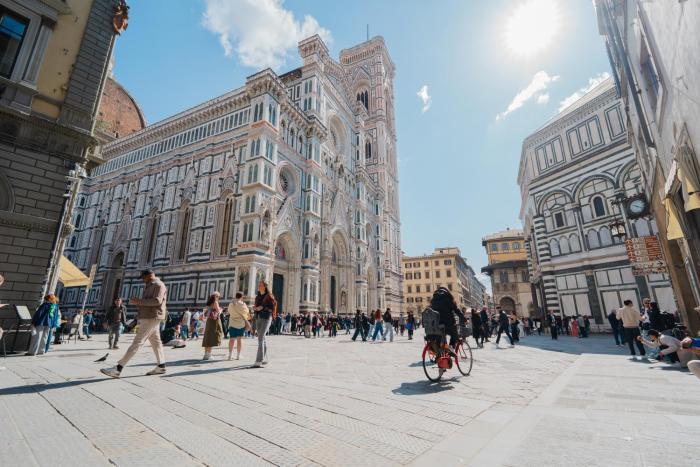 Four seasons apartment 50 m from Duomo