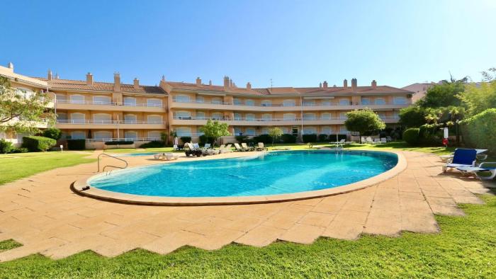 Coral Apartment by Cleverdetails in Vilamoura