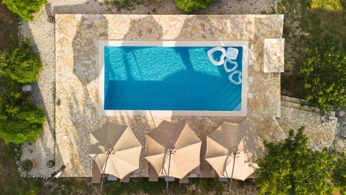 Holiday home Neva with private pool and game room