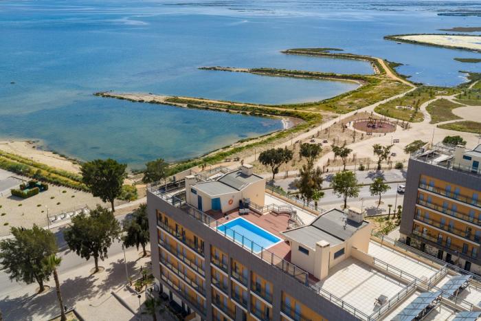 Waterfront Pool Penthouse View