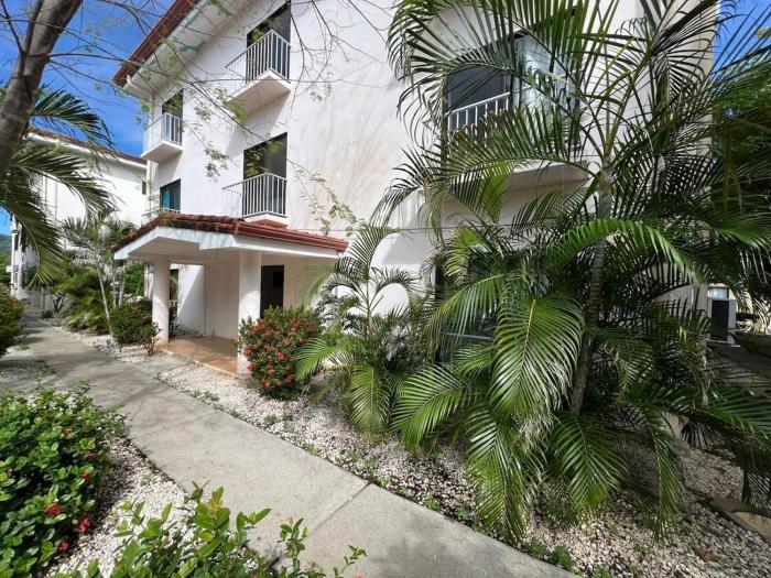 Tropical Stay in Coco Near Beach