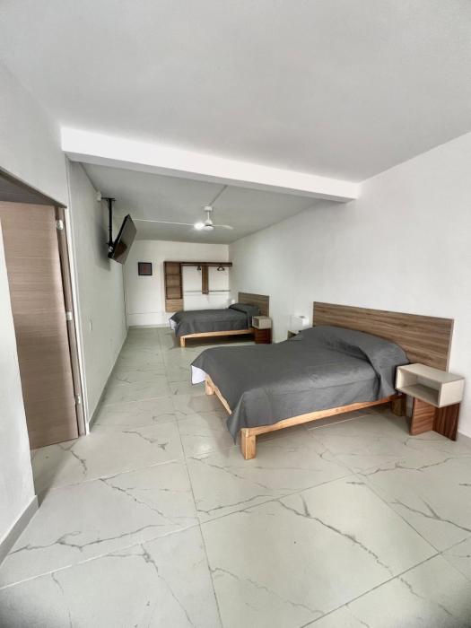 Loft for 4 people very close to Akron Stadium