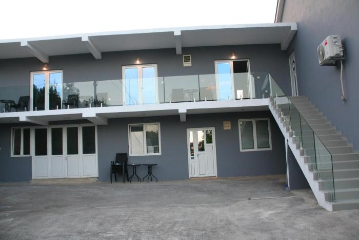 B-I Apartmani