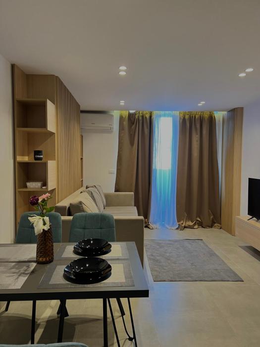 Golden Stay Apartment