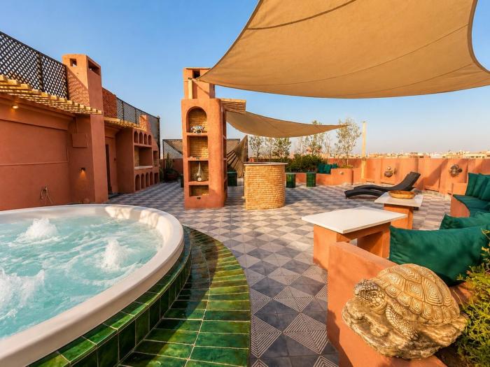 Luxury 4-BR Duplex with Private Rooftop & Jacuzzi in Guéliz