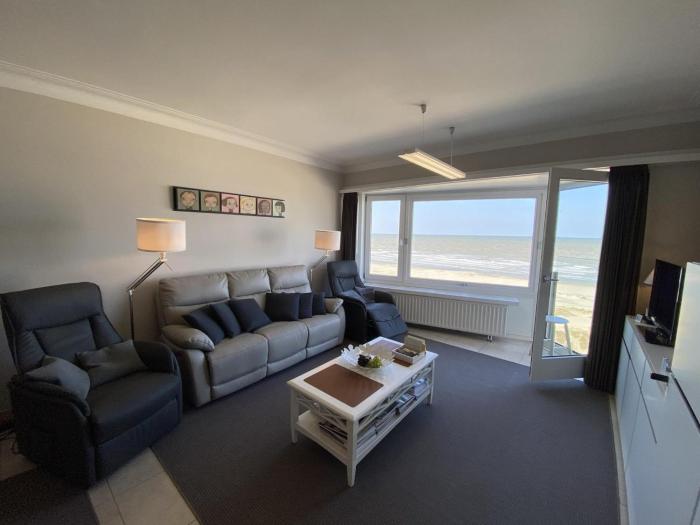 Apartment in Nieuwpoort by the Beach