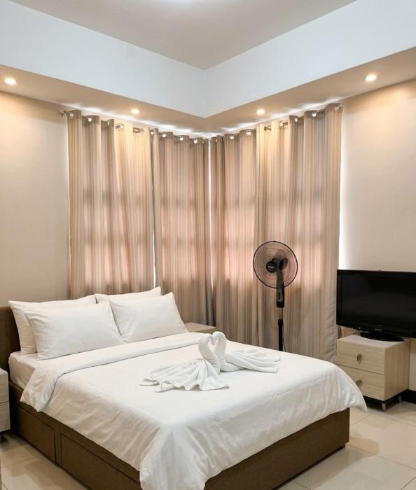 grand staycation manila Newport city