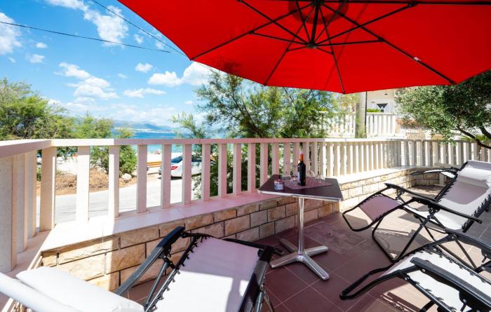 Gorgeous Home In Slatine With Wifi