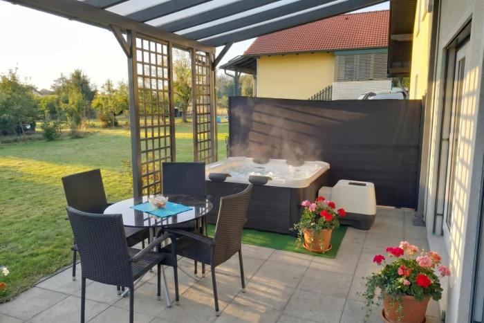 Zala House with Jacuzzi & Garden - Happy Rentals