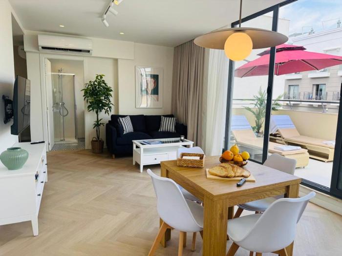 6 KJ Studio Penthouse in the Village Centre