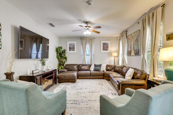 2 Mi to Dtwn! Jacksonville Escape w Private Yard