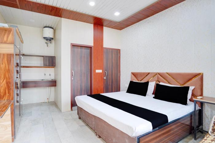 Hotel O Royal Embassy Hotel