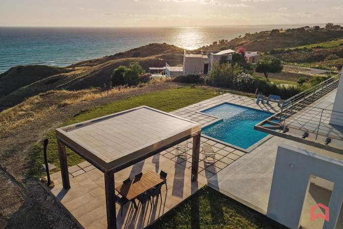 Sunset luxury Villa with Pool and Jacuzzi