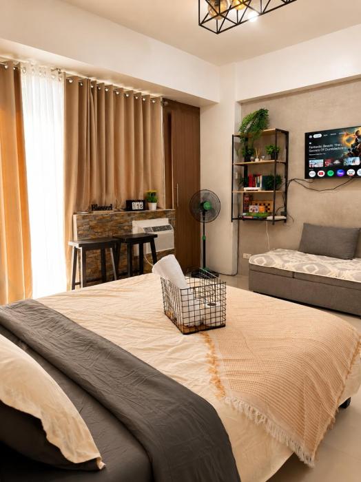 Modern Studio Across NAIA T3 Pool Access & Netflix