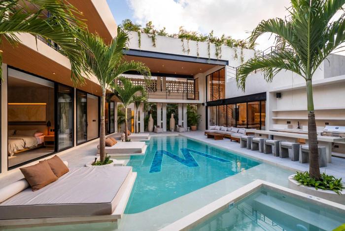 Casa W - Resort Style 8 bedroom Villa with 2 Pools